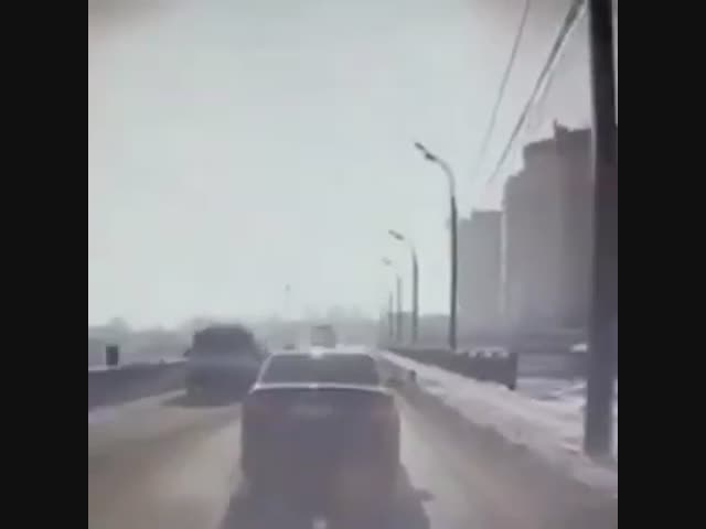 Взрыв газового баллона под мостом на Джамбула в Иркутске