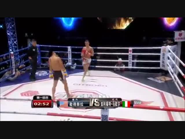 Бой инопланетянина с человеком