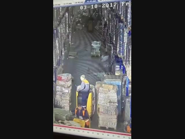 Опять склад