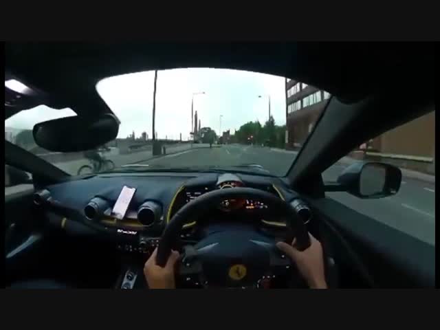 Как не надо выпендриваться на суперкарах