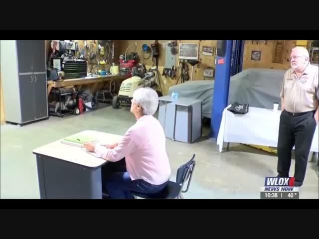 В США создали парты, которые должны защитить школьников от стрельбы