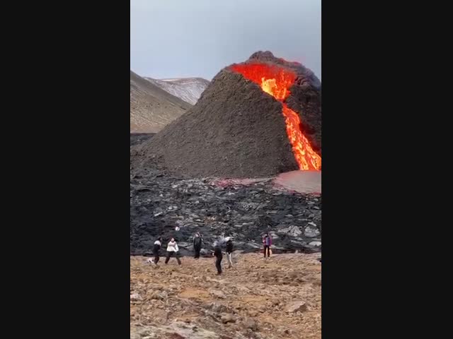 Исландцы продолжают выпендриваться