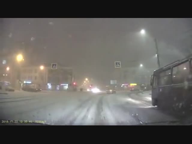 Как правильно переходить улицу