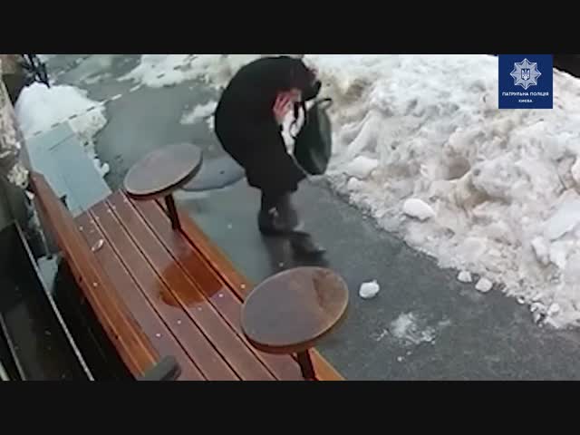 Осторожно! Сосульки!