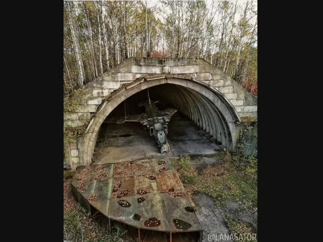 Заброшенная советская военная база