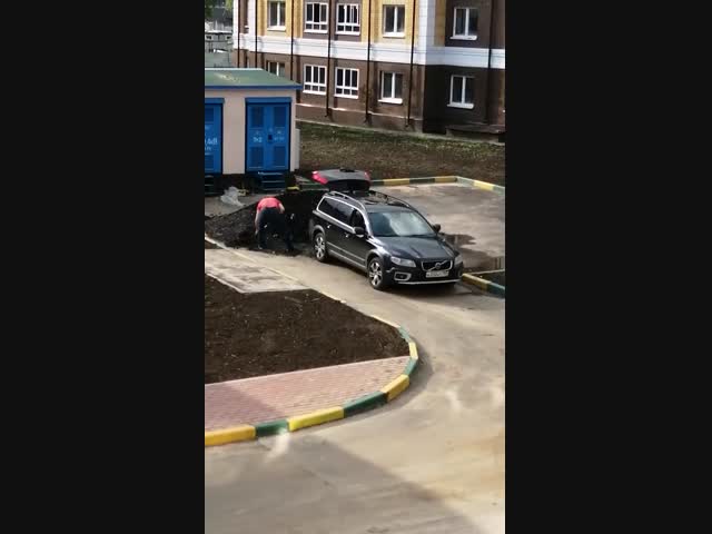 Наверное, сделает дорожку на даче