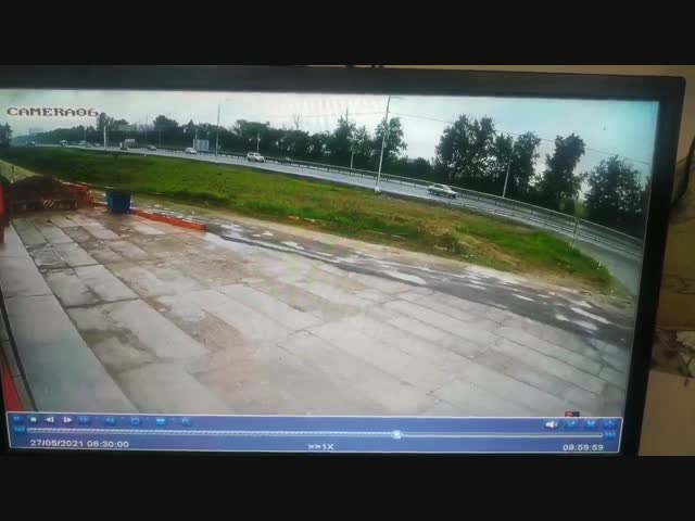 Наставили столбов