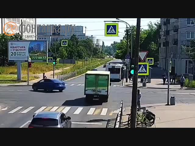 В Санкт-Петербурге у водителей ГАЗелей новый враг - автобусы