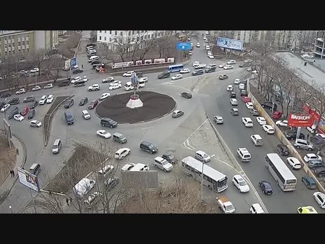 И такая дребедень целый день: Динь-ди-лень, Динь-ди-лень...