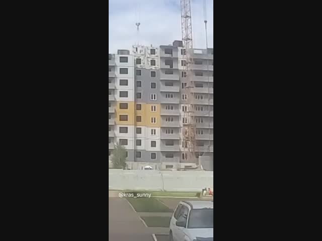 В Красноярске рабочий упал с 11 этажа