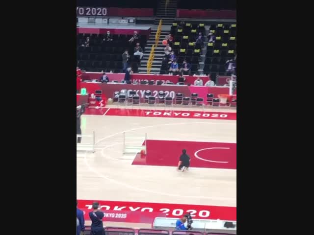 Робот-баскетболист