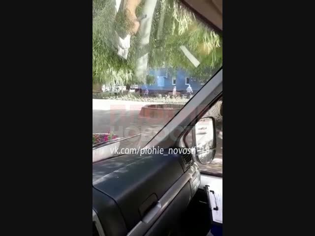 Не туда уколол?