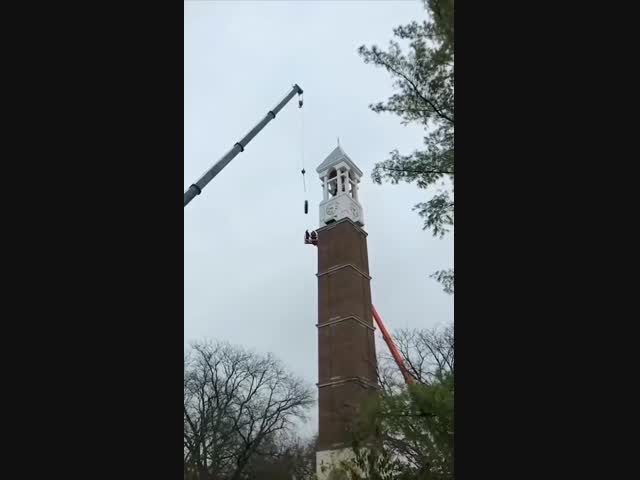 Не зря говорят: не стой под стрелой!