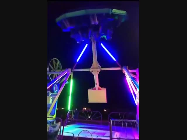 ЧП на аттракционе