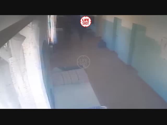 Видео начала погрома в психдиспансере и побега осуждённых попало на камеру