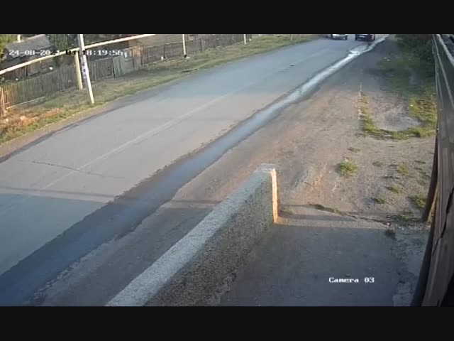 Глуховат,но жить будет