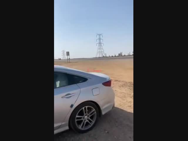 Арматура прошила автомобиль насквозь