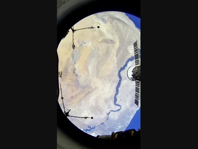 МКС пролетает над Египтом