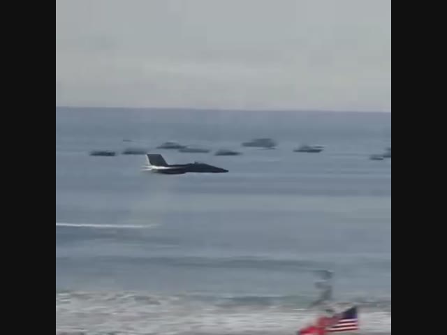 Пролет F-18 на сверхнизкой высоте