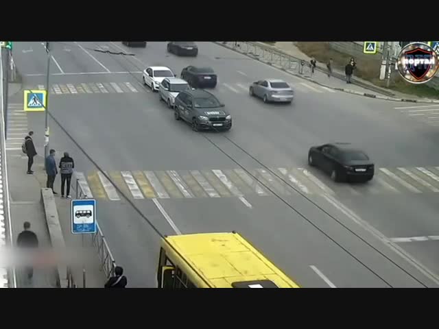 Момент ДТП возле Студгородка в Севастополе