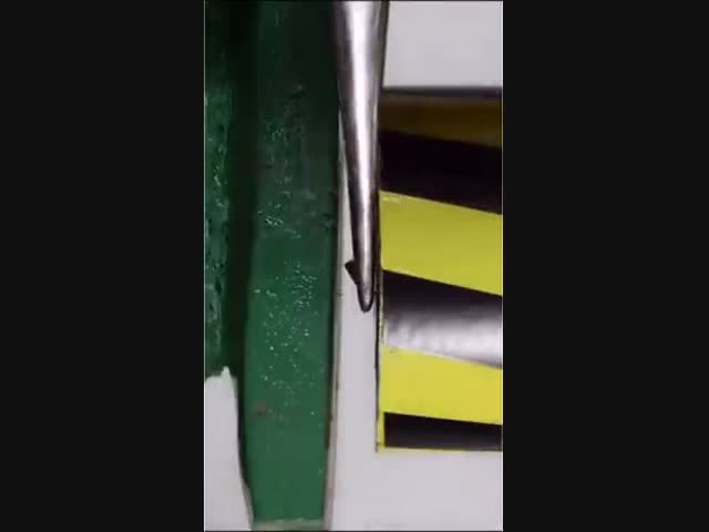 Гидравлический пресс против алмаза