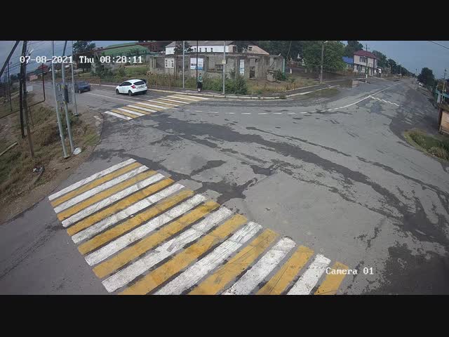 Надо было постараться, чтобы врезаться на пустой улице