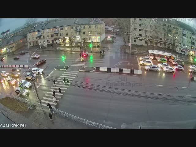 перебежать 8 полос на красный любой ценой