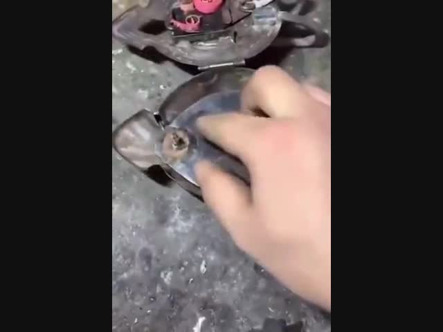 А ведь этой лампе больше 150 лет!