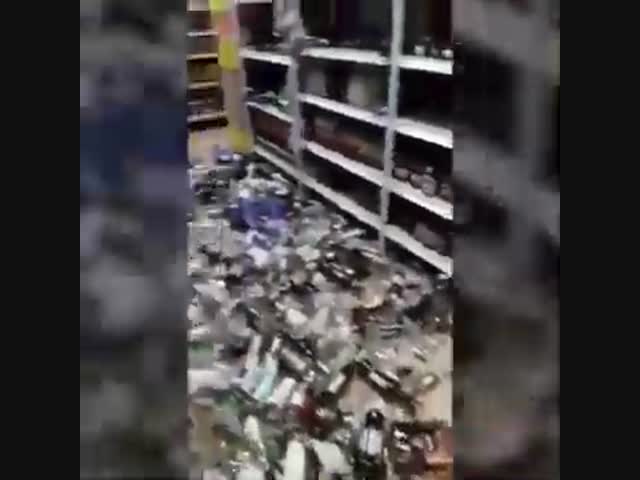 Житель Чебоксар разбил 275 бутылок с алкоголем в местном супермаркете