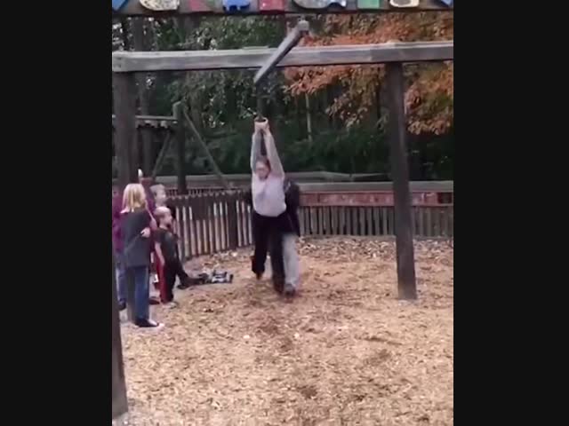 Сумасшедшая нарезка падений и модных показов