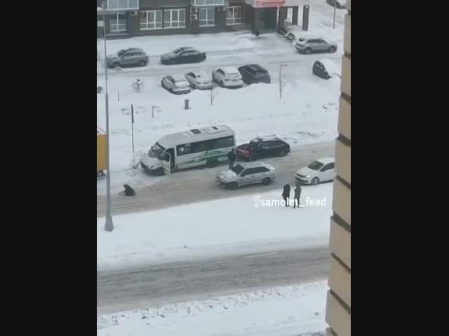 Инцидент на дороге бородачей с водителем маршрутки в Люберцах