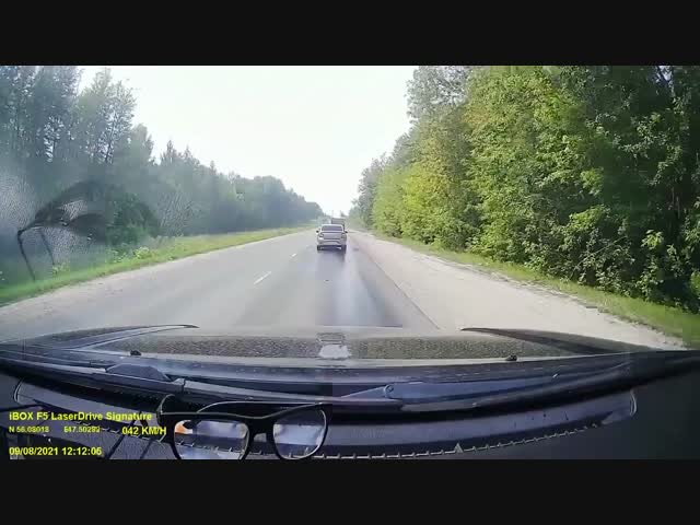 Разлитое на дороге масло довело до ДТП