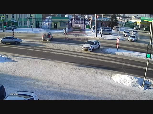 ДТП во время буксировки на мягкой сцепке в Красноярске.