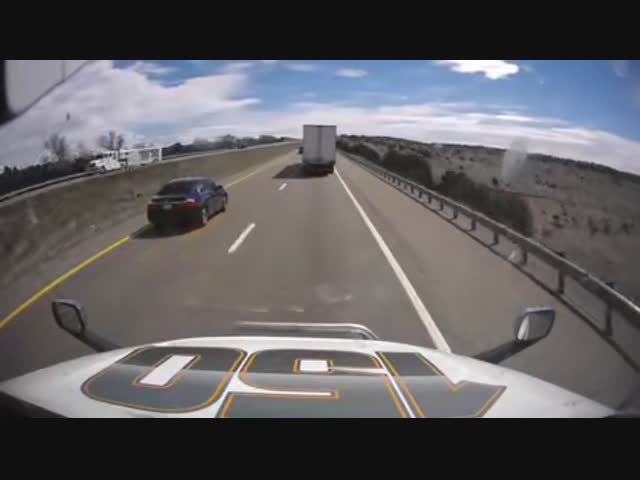 Спасибо, синяя машинка, за то, что освободила ряд