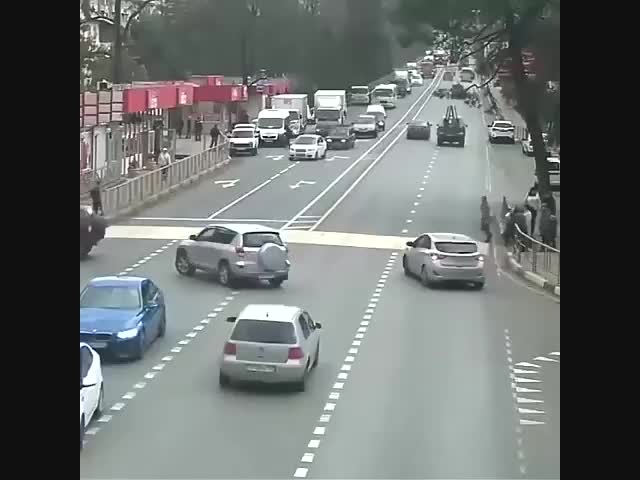 Кто виноват ? 