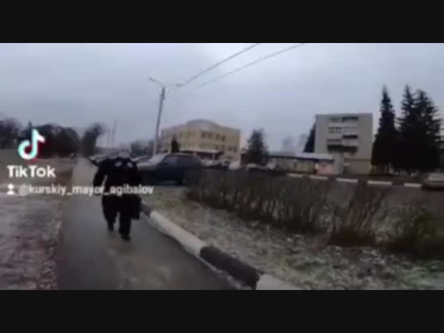 Не сниму маску за 300 рублей.