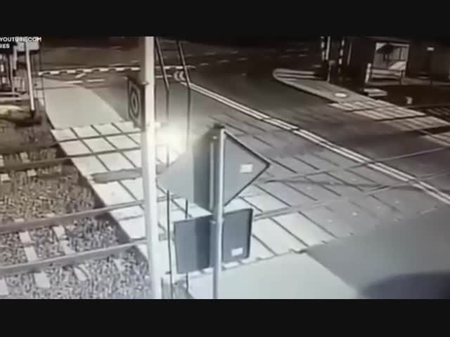 ДТП на железнодорожный переезде