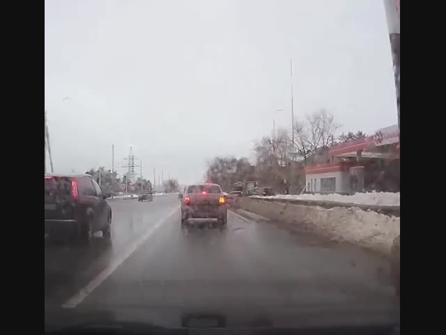 Джигит на дороге