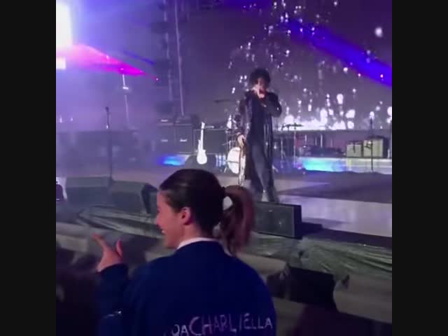 Мужественный певец