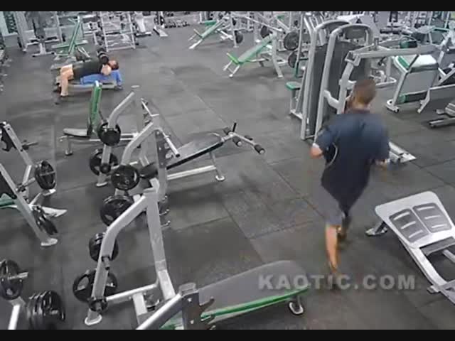 Разборки в спортзале