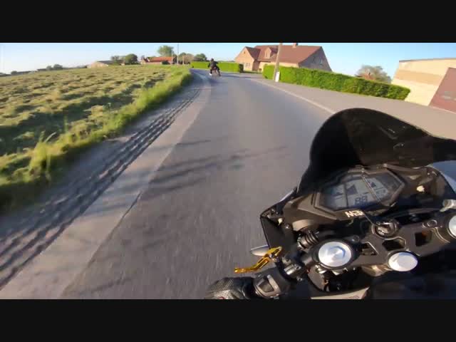 Авария мотоцикла Yamaha YZF R-125 на скорости  85 км в час