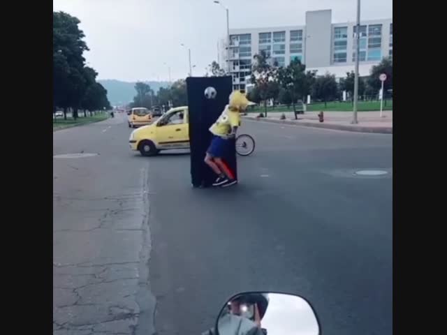 Уличное представление