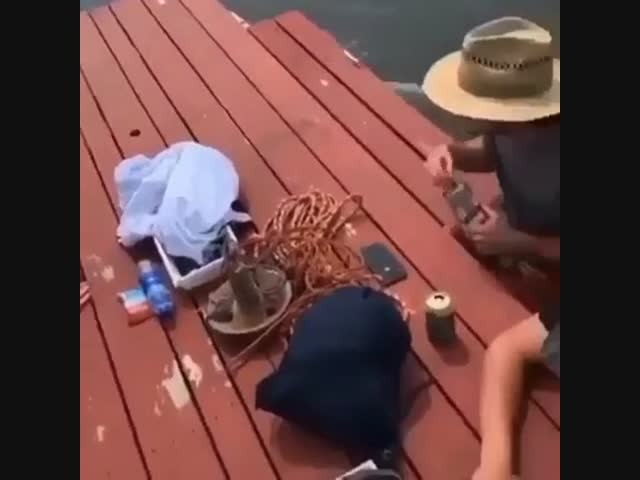 Оригинальное плавсредство для весёлой компании