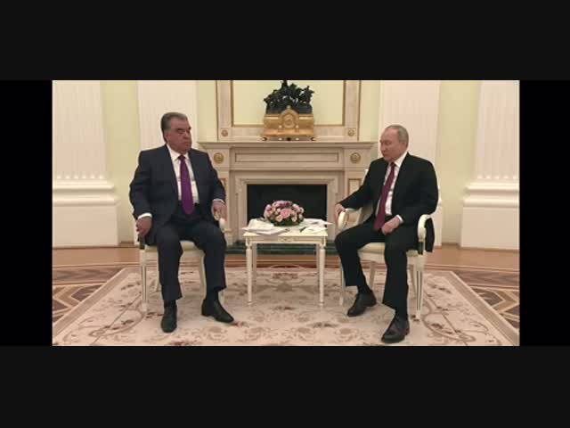 Внимание на ноги!