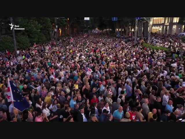 Огромная демонстрация в Тбилиси