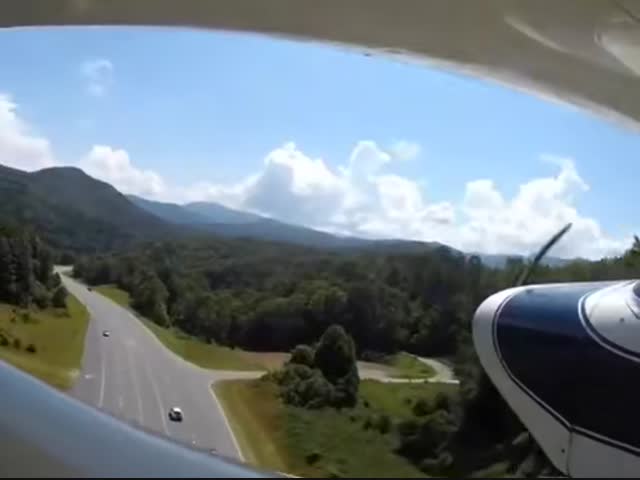 Летчик спасся от гибели, посадив самолёт на шоссе
