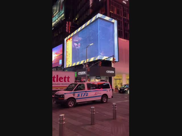 Реклама сериала «Обитель зла» на Таймс Сквер в Нью-Йорке