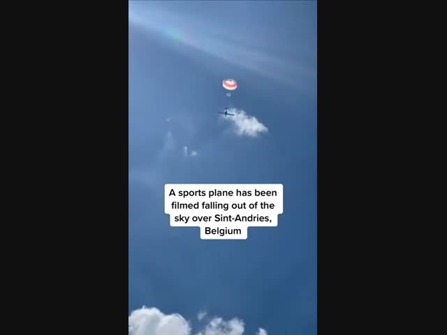 Полное видео спуска самолета на парашюте