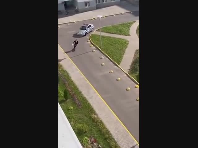 Электросамокатчик ушёл от погони