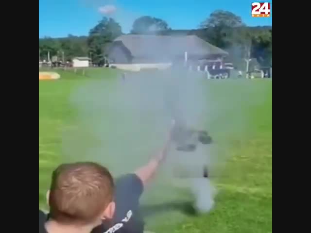 Футбольный фанат с гранатомётом